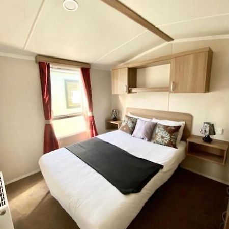 Swift Loire Hotel Jaywick Sands Kültér fotó